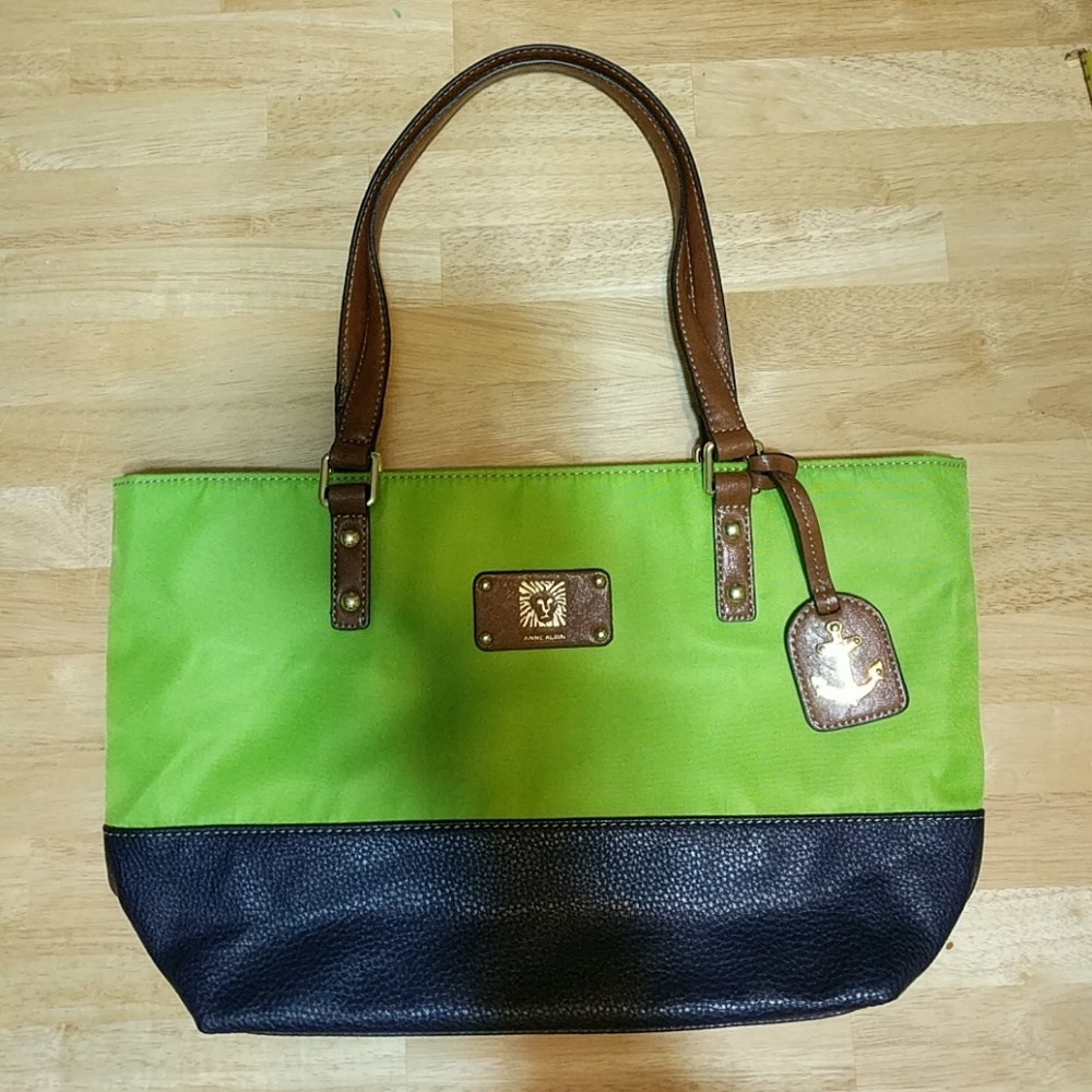 Anne Klein green and navy tote